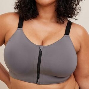 NWOT Torrid Happy Camper Wire Free Hi Impact Zip Front Sports Bra